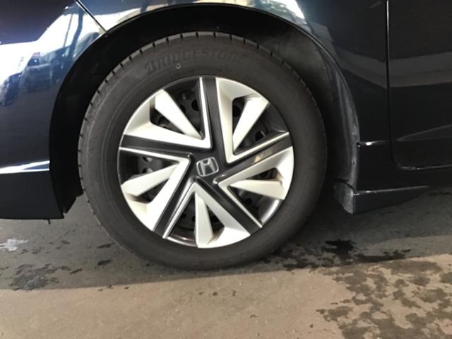 シャトル ハイブリッドX ホンダセンシング LKAS Pセンサー 横滑抑制 リヤカメラ スマ-トキ- イモビ サイドエアバッグ シートヒーター付き キーレス USB ECON クルコン 衝突安全ボディ ETC パワーウィンドウ Wエアバック(18枚目)