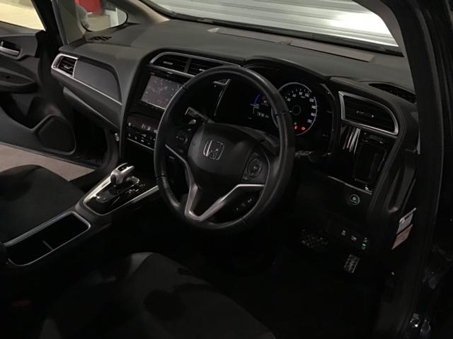 シャトル ハイブリッドX ホンダセンシング LKAS Pセンサー 横滑抑制 リヤカメラ スマ-トキ- イモビ サイドエアバッグ シートヒーター付き キーレス USB ECON クルコン 衝突安全ボディ ETC パワーウィンドウ Wエアバック(45枚目)