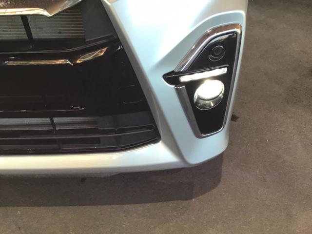 タント カスタムX 衝突軽減ブレーキ リアコーナーセンサー 車線逸脱防止 アイドリングストップ機能 盗難警報装置 フルフラット LED キーレスエントリー 前席シートヒーター オートLED スマキー エアコン パワステ(6枚目)