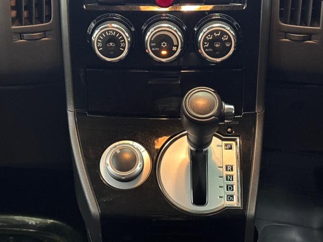 デリカＤ：５ Ｍ　横滑り防止　寒冷地仕様　ＡＢＳ　フルフラット　盗難防止システム　衝突安全ボディ　４ＷＤ　エアバッグ　パワーウィンドウ　スマートキー　３列シート　キーレスエントリー　オートライト　パワーステアリング（10枚目）