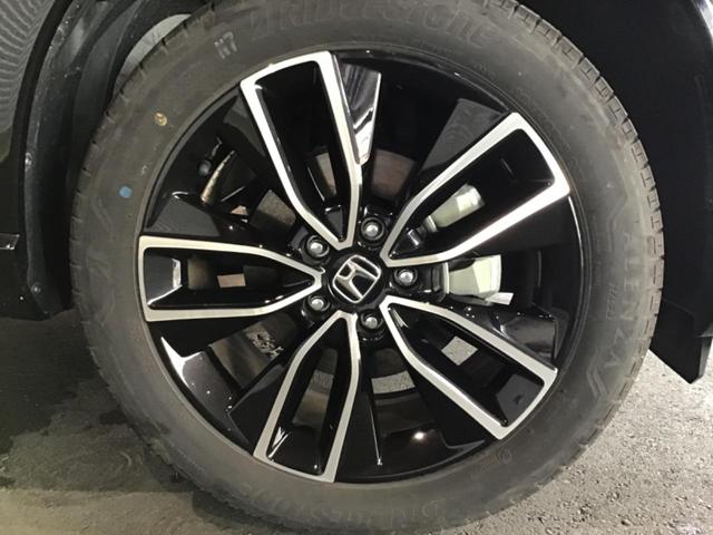 屋上展示場に常に５０台以上の車両をご用意！お気に入りの１台が見つかるかも！？