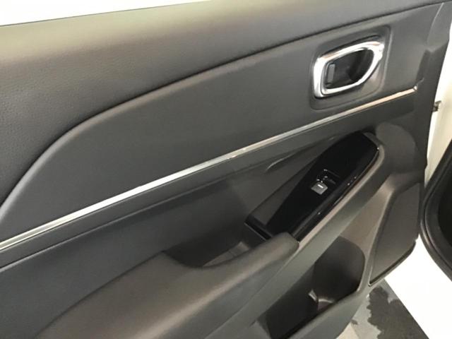 屋上展示場に常に５０台以上の車両をご用意！お気に入りの１台が見つかるかも！？