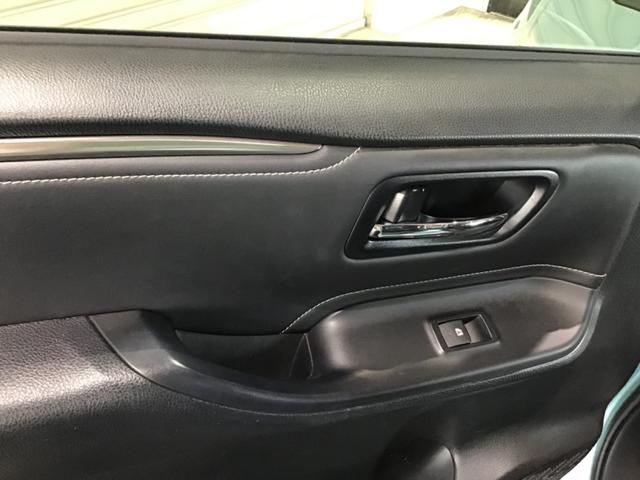 エスクァイア Ｇｉ　衝突安全ボディ　シートＨ　ウォークスルー　スマートキーＰスタート　アイドリングＳＴＯＰ　イモビライザー　オートクルーズコントロール　キーレス　ＡＢＳ　３列　Ｗエアコン　ＬＥＤヘッドライト　オートライト（20枚目）