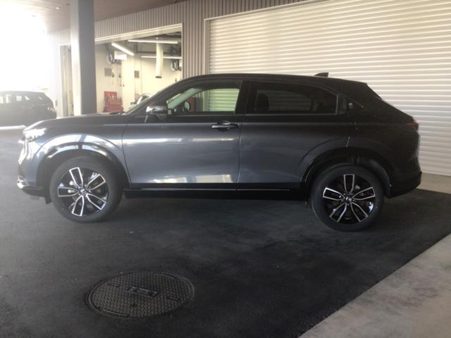 ヴェゼル ｅ：ＨＥＶ　Ｚ　ＬＤＡ　衝突回避支援ブレーキ機能　パノラミックビューモニター　スマキ　Ｐトランク　フルオートエアコン　オートＬＥＤ　エアバッグ　両席エアバック　パワーウィンドウ　ＬＥＤランプ　ソナー　クルーズＣ（4枚目）