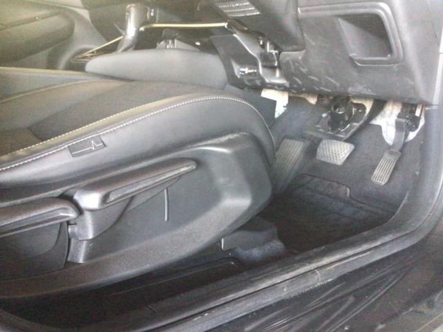 ヴェゼル ｅ：ＨＥＶ　Ｚ　ＬＤＡ　衝突回避支援ブレーキ機能　パノラミックビューモニター　スマキ　Ｐトランク　フルオートエアコン　オートＬＥＤ　エアバッグ　両席エアバック　パワーウィンドウ　ＬＥＤランプ　ソナー　クルーズＣ（13枚目）