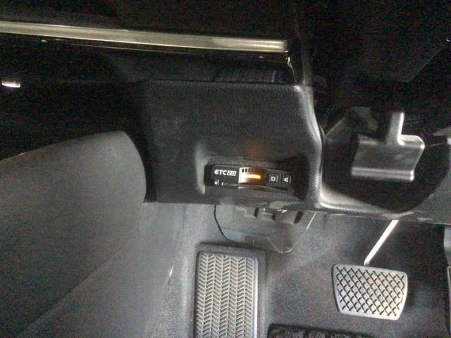 ヴェゼル ｅ：ＨＥＶ　Ｚ　ＬＤＡ　衝突回避支援ブレーキ機能　パノラミックビューモニター　スマキ　Ｐトランク　フルオートエアコン　オートＬＥＤ　エアバッグ　両席エアバック　パワーウィンドウ　ＬＥＤランプ　ソナー　クルーズＣ（21枚目）
