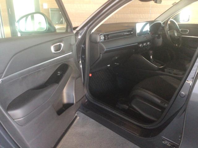 ヴェゼル ｅ：ＨＥＶ　Ｚ　ＬＤＡ　衝突回避支援ブレーキ機能　パノラミックビューモニター　スマキ　Ｐトランク　フルオートエアコン　オートＬＥＤ　エアバッグ　両席エアバック　パワーウィンドウ　ＬＥＤランプ　ソナー　クルーズＣ（29枚目）