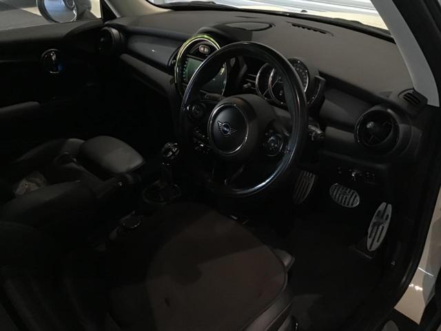 MINI クーパーD クーパーD(4名) BT 盗難防止システム インテリジェントセーフティ ナビ オートエアコン HDDナビ 横滑り防止機能 Aストップ USB接続(30枚目)