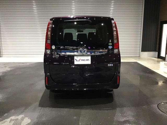 ノア ハイブリッドＸ　ディライトプラス　ＬＥＤ　リアエアコン　スマキー　横滑り防止　パワステ　パワーウインドウ　ＡＢＳ　エアバッグ　盗難防止装置　キーレス　アイドリングストップ　３列シート　ウォークスルー　フルフラット　Ａライト（10枚目）