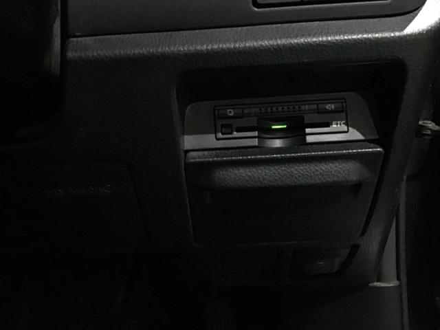 ノア ハイブリッドＸ　ディライトプラス　ＬＥＤ　リアエアコン　スマキー　横滑り防止　パワステ　パワーウインドウ　ＡＢＳ　エアバッグ　盗難防止装置　キーレス　アイドリングストップ　３列シート　ウォークスルー　フルフラット　Ａライト（29枚目）