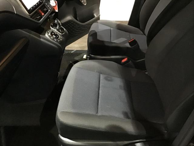 ノア ハイブリッドＸ　ディライトプラス　ＬＥＤ　リアエアコン　スマキー　横滑り防止　パワステ　パワーウインドウ　ＡＢＳ　エアバッグ　盗難防止装置　キーレス　アイドリングストップ　３列シート　ウォークスルー　フルフラット　Ａライト（34枚目）