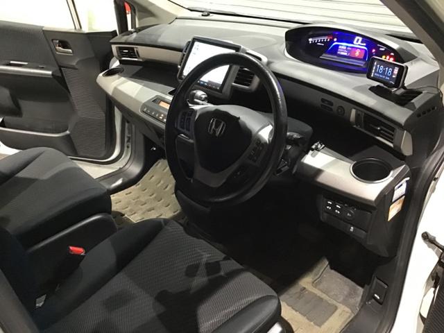 フリードハイブリッド ジャストセレクション セキュリティー 横滑り防止機能 衝突安全ボディ オートクルーズ エアバック ウォークスルー キーレスエントリー PS フルオートエアコン ABS パワーウィンドウ 運転席助手席エアバック(24枚目)