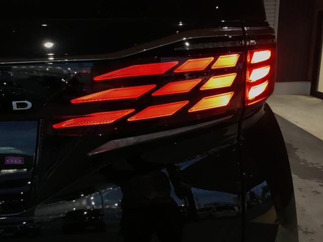 アルファード Ｚ　Ｂカメラ　１００Ｖ電源　レーンキープ　ＢＴ接続　ＬＥＤ　スマキ　パワステ　メモリーナビ　シートエアコン　３列シート　パワーシート　エアバッグ　ＥＴＣ　キーレス　シートヒーター　オットマン　ＵＳＢ（25枚目）