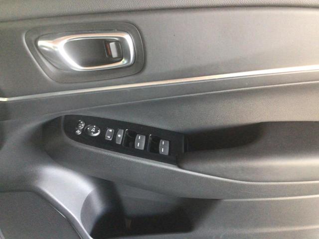 ヴェゼル e:HEV Z LDA 衝突回避支援ブレーキ機能 スマキ Pトランク フルオートエアコン オートLED エアバッグ 両席エアバック パワーウィンドウ LEDランプ ソナー クルーズC キーレスエントリー シートヒータ(16枚目)