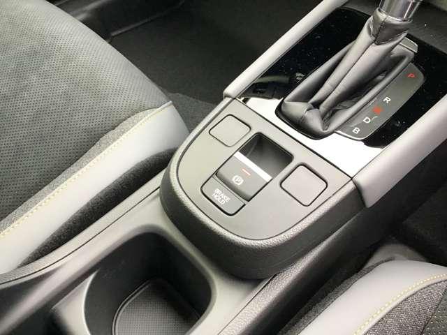 フィット e:HEV RS 衝突安全ボディ レーンアシスト VSA サイドエアバック スマートキー LEDヘッドランプ クルコン エアコン アイドリングストップ 盗難防止装置 ABS エアバック Wエアバッグ パワーステアリング(11枚目)