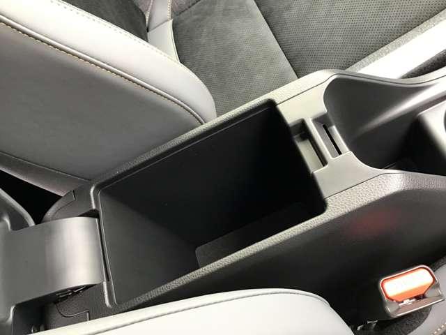 フィット e:HEV RS 衝突安全ボディ レーンアシスト VSA サイドエアバック スマートキー LEDヘッドランプ クルコン エアコン アイドリングストップ 盗難防止装置 ABS エアバック Wエアバッグ パワーステアリング(14枚目)