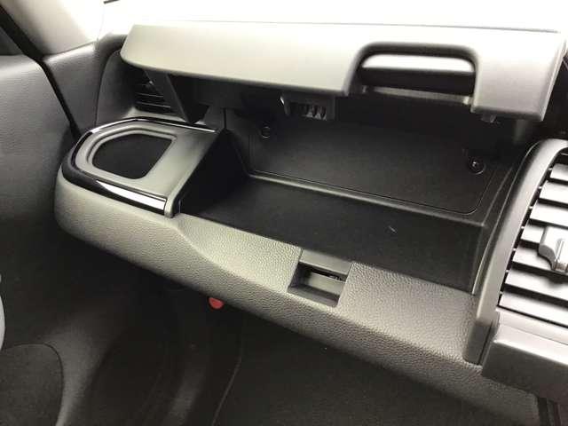 フィット e:HEV RS 衝突安全ボディ レーンアシスト VSA サイドエアバック スマートキー LEDヘッドランプ クルコン エアコン アイドリングストップ 盗難防止装置 ABS エアバック Wエアバッグ パワーステアリング(15枚目)