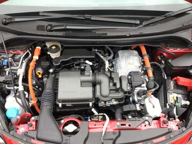 フィット e:HEV RS 衝突安全ボディ レーンアシスト VSA サイドエアバック スマートキー LEDヘッドランプ クルコン エアコン アイドリングストップ 盗難防止装置 ABS エアバック Wエアバッグ パワーステアリング(17枚目)