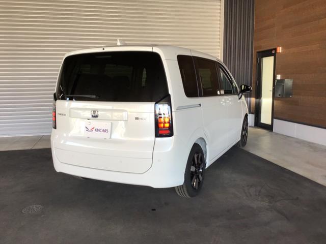 フリード ｅ：ＨＥＶエアー　ＥＸ　衝突軽減システム　ソナー　オートマチックハイビーム　横滑り防止装置　クルーズコントロール　サイドカーテンエアバック　リアクーラー　ＬＥＤランプ　レーンキープ　シートヒーター　キーレス　オートライト（10枚目）