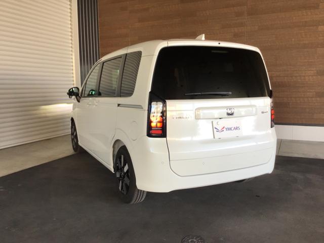 フリード ｅ：ＨＥＶエアー　ＥＸ　衝突軽減システム　ソナー　オートマチックハイビーム　横滑り防止装置　クルーズコントロール　サイドカーテンエアバック　リアクーラー　ＬＥＤランプ　レーンキープ　シートヒーター　キーレス　オートライト（12枚目）