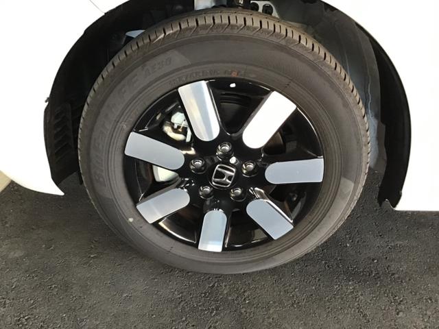 フリード ｅ：ＨＥＶエアー　ＥＸ　衝突軽減システム　ソナー　オートマチックハイビーム　横滑り防止装置　クルーズコントロール　サイドカーテンエアバック　リアクーラー　ＬＥＤランプ　レーンキープ　シートヒーター　キーレス　オートライト（21枚目）