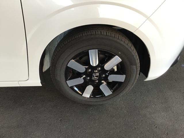 フリード ｅ：ＨＥＶエアー　ＥＸ　衝突軽減システム　ソナー　オートマチックハイビーム　横滑り防止装置　クルーズコントロール　サイドカーテンエアバック　リアクーラー　ＬＥＤランプ　レーンキープ　シートヒーター　キーレス　オートライト（23枚目）