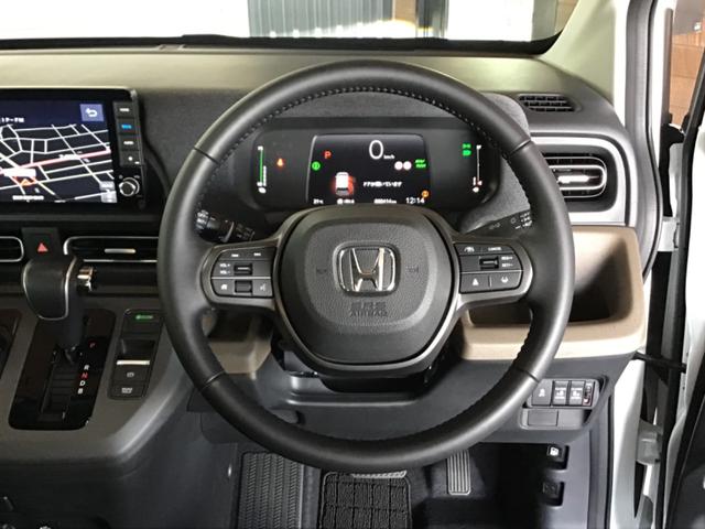 フリード ｅ：ＨＥＶエアー　ＥＸ　衝突軽減システム　ソナー　オートマチックハイビーム　横滑り防止装置　クルーズコントロール　サイドカーテンエアバック　リアクーラー　ＬＥＤランプ　レーンキープ　シートヒーター　キーレス　オートライト（37枚目）