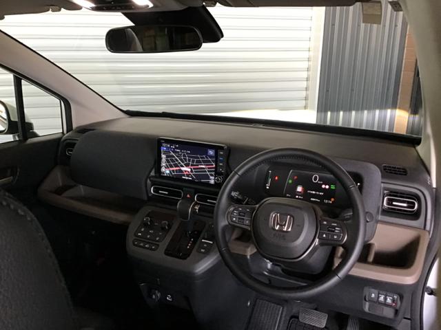 フリード ｅ：ＨＥＶエアー　ＥＸ　衝突軽減システム　ソナー　オートマチックハイビーム　横滑り防止装置　クルーズコントロール　サイドカーテンエアバック　リアクーラー　ＬＥＤランプ　レーンキープ　シートヒーター　キーレス　オートライト（38枚目）