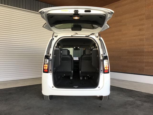 フリード ｅ：ＨＥＶエアー　ＥＸ　衝突軽減システム　ソナー　オートマチックハイビーム　横滑り防止装置　クルーズコントロール　サイドカーテンエアバック　リアクーラー　ＬＥＤランプ　レーンキープ　シートヒーター　キーレス　オートライト（43枚目）