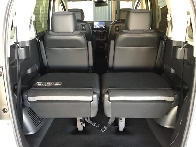 フリード ｅ：ＨＥＶエアー　ＥＸ　衝突軽減システム　ソナー　オートマチックハイビーム　横滑り防止装置　クルーズコントロール　サイドカーテンエアバック　リアクーラー　ＬＥＤランプ　レーンキープ　シートヒーター　キーレス　オートライト（45枚目）