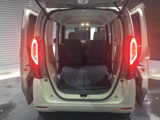 N-BOX G・EXホンダセンシング パワーウインドウ LKAS 衝突軽減 オートマチックハイビーム 衝突安全ボディ フルフラット Bモニ LED エアバッグ キーレススタート ETC スマ-トキ- オートライト カーテンエアバッグ(39枚目)