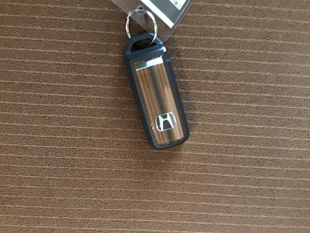 N-ONE セレクト ブルートゥースオーディオ イモビ スマートキー・プッシュスタート 横滑防止 前席シートヒーター パワーウインドウ キーレススタートシステム リヤカメラ Wエアバッグ エアコン 衝突安全ボディ ETC(20枚目)