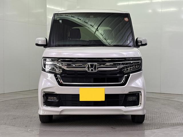 Ｎ－ＢＯＸカスタム Ｌ　Ｐソナー　車線逸脱警報装置　サイドエアバッグ　Ａストップ　シートヒータ　ベンチシート　キーフリーシステム　ＬＥＤライト　クルーズコントロール　ＡＣ　フルフラットシート　スマキー　横滑り防止　ＡＢＳ（4枚目）