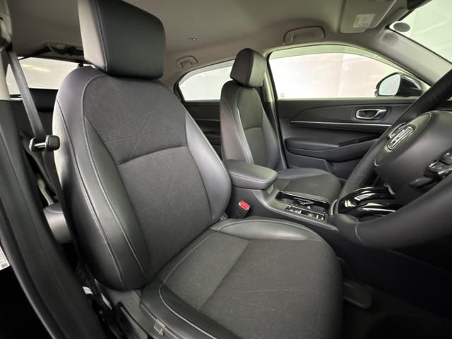 ヴェゼル ｅ：ＨＥＶ　Ｚ　ＬＤＡ　衝突回避支援ブレーキ機能　スマキ　Ｐトランク　フルオートエアコン　オートＬＥＤ　エアバッグ　両席エアバック　パワーウィンドウ　ＬＥＤランプ　ソナー　クルーズＣ　キーレスエントリー　シートヒータ（9枚目）