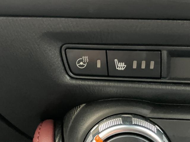 ステアリングヒーターもついているので寒い冬もバッチリです