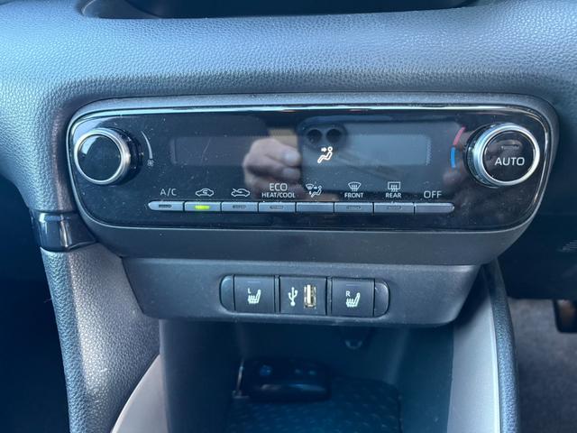 ヤリス ハイブリッドＺ　車検２年付き・純正ナビ・バックカメラ・ＥＴＣ・ドラレコ・ＬＥＤヘッドライト・フォグ・スマートキー・禁煙車・シートヒーター・モデリスタＡＷ・新車記録簿・ＴＳＳ（13枚目）