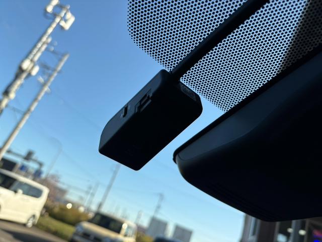 ヤリス ハイブリッドＺ　車検２年付き・純正ナビ・バックカメラ・ＥＴＣ・ドラレコ・ＬＥＤヘッドライト・フォグ・スマートキー・禁煙車・シートヒーター・モデリスタＡＷ・新車記録簿・ＴＳＳ（14枚目）