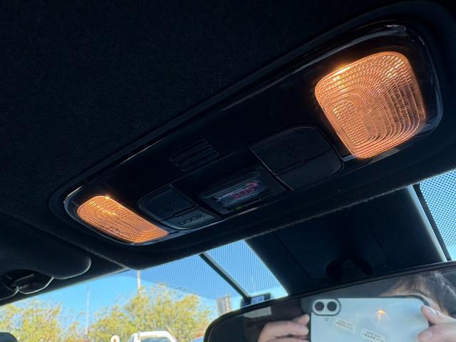 ヤリス ハイブリッドＺ　車検２年付き・純正ナビ・バックカメラ・ＥＴＣ・ドラレコ・ＬＥＤヘッドライト・フォグ・スマートキー・禁煙車・シートヒーター・モデリスタＡＷ・新車記録簿・ＴＳＳ（15枚目）