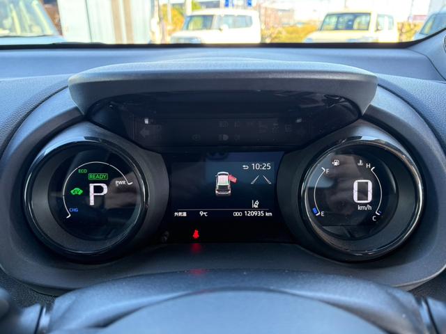 ヤリス ハイブリッドＺ　車検２年付き・純正ナビ・バックカメラ・ＥＴＣ・ドラレコ・ＬＥＤヘッドライト・フォグ・スマートキー・禁煙車・シートヒーター・モデリスタＡＷ・新車記録簿・ＴＳＳ（16枚目）