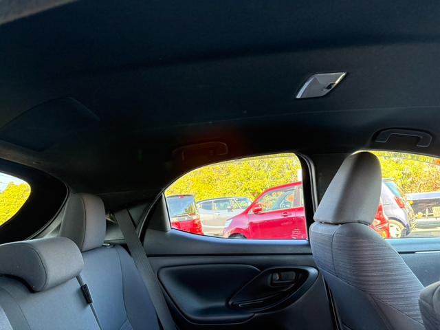 ヤリス ハイブリッドＺ　車検２年付き・純正ナビ・バックカメラ・ＥＴＣ・ドラレコ・ＬＥＤヘッドライト・フォグ・スマートキー・禁煙車・シートヒーター・モデリスタＡＷ・新車記録簿・ＴＳＳ（29枚目）