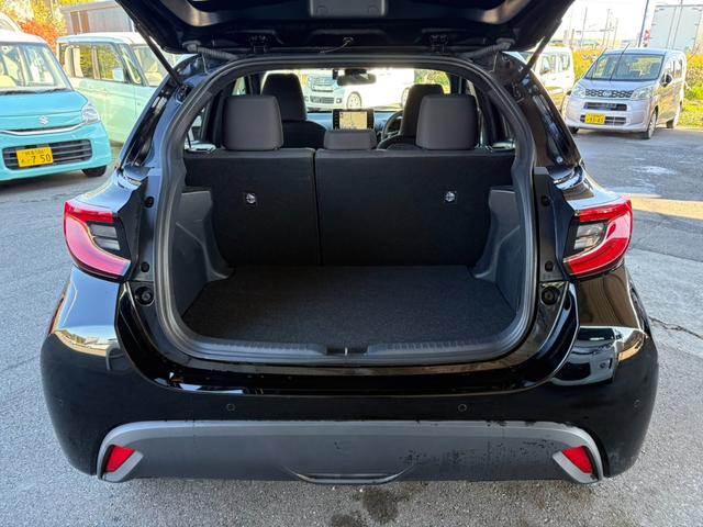 ヤリス ハイブリッドＺ　車検２年付き・純正ナビ・バックカメラ・ＥＴＣ・ドラレコ・ＬＥＤヘッドライト・フォグ・スマートキー・禁煙車・シートヒーター・モデリスタＡＷ・新車記録簿・ＴＳＳ（31枚目）