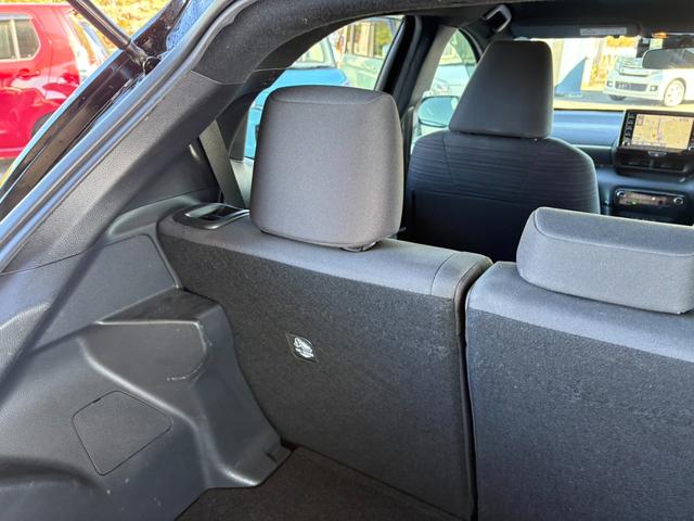 ヤリス ハイブリッドＺ　車検２年付き・純正ナビ・バックカメラ・ＥＴＣ・ドラレコ・ＬＥＤヘッドライト・フォグ・スマートキー・禁煙車・シートヒーター・モデリスタＡＷ・新車記録簿・ＴＳＳ（32枚目）