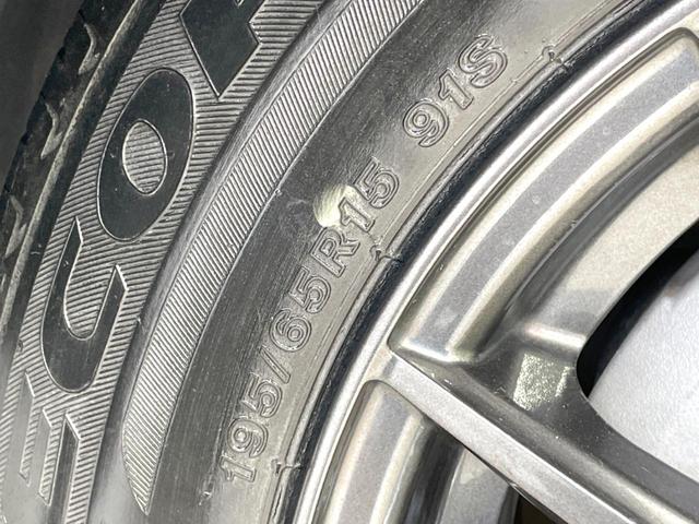 プリウス Ｓ　フルエアロ　ＳＤナビ　バックカメラ　ＥＴＣ　Ｂｌｕｅｔｏｏｔｈ　禁煙車　ＬＥＤヘッド　ＬＥＤフロントフォグ　スマートキー　オートライト　オートエアコン　１５インチアルミホイール　横滑り防止装置（25枚目）