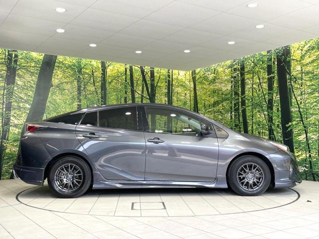 プリウス Ｓ　フルエアロ　ＳＤナビ　バックカメラ　ＥＴＣ　Ｂｌｕｅｔｏｏｔｈ　禁煙車　ＬＥＤヘッド　ＬＥＤフロントフォグ　スマートキー　オートライト　オートエアコン　１５インチアルミホイール　横滑り防止装置（32枚目）