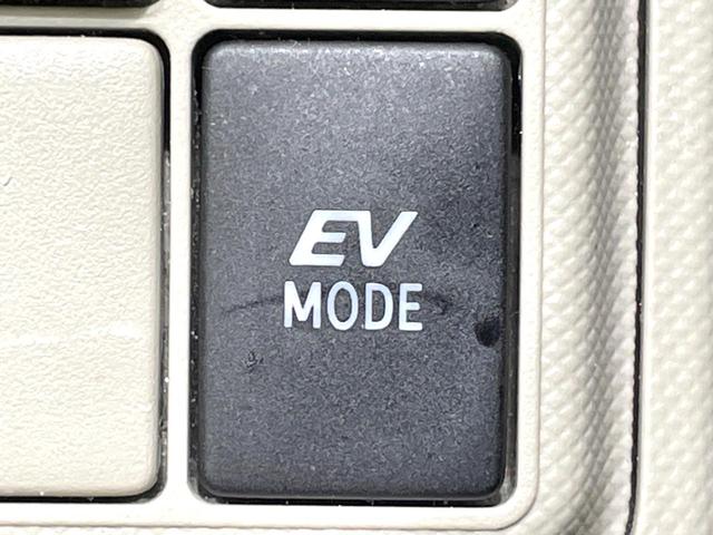 アクア Ｇ　純正ナビ　バックカメラ　禁煙車　ビルトインＥＴＣ　Ｂｌｕｅｔｏｏｔｈ　コーナーセンサー　スマートキー　オートライト　シートヒーター　地デジ　革巻きステアリング　アームレスト付センターコンソールボックス（42枚目）