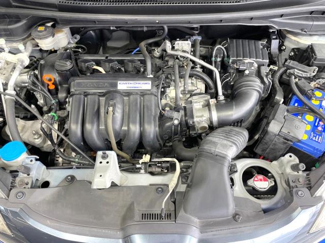 フィット １３Ｇ・Ｌパッケージ　純正ナビ　バックカメラ　衝突軽減　禁煙車　ビルトインＥＴＣ　Ｂｌｕｅｔｏｏｔｈ　フルセグＴＶ　ドラレコ　スマートキー　ＬＥＤヘッド　オートライト　オートエアコン　ＣＤ　ＤＶＤ再生　ステアリングスイッチ（18枚目）