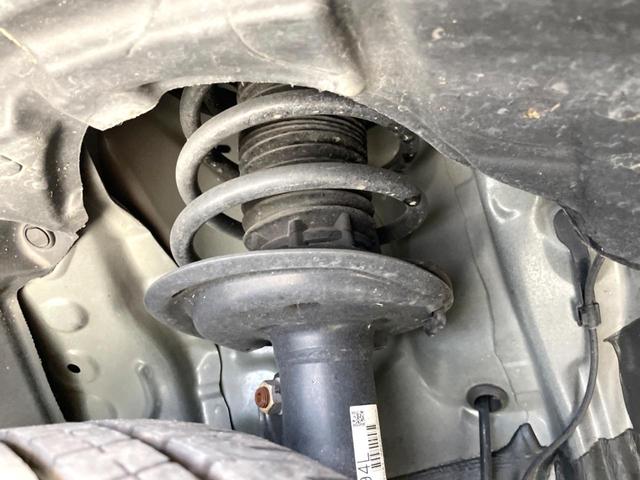 アクア Ｇ　純正９インチナビ　バックカメラ　トヨタセーフティセンス　禁煙車　ドラレコ　シートヒーター　コーナーセンサー　スマートキー　ＬＥＤヘッド　ＥＴＣ２．０　クルコン　オートハイビーム　純正１５インチアルミ（20枚目）