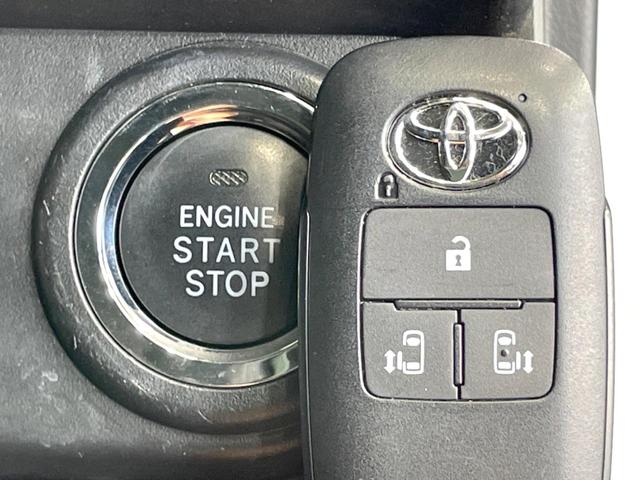 ルーミー カスタムＧ　純正９型ナビ　全周囲カメラ　両側電動ドア　衝突軽減　ドラレコ　ＥＴＣ　禁煙車　レーダークルーズ　コーナーセンサー　シートヒーター　ＬＥＤヘッド　オートライト　オートエアコン　スマートキー　ＬＥＤフォグ（32枚目）