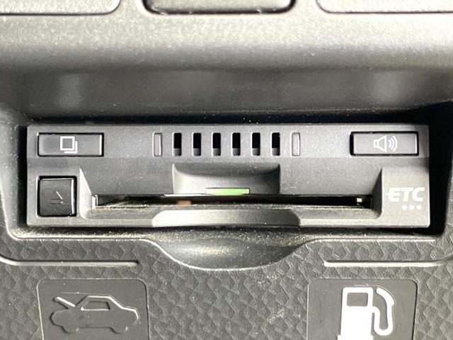 ルーミー カスタムＧ　純正９型ナビ　全周囲カメラ　両側電動ドア　衝突軽減　ドラレコ　ＥＴＣ　禁煙車　レーダークルーズ　コーナーセンサー　シートヒーター　ＬＥＤヘッド　オートライト　オートエアコン　スマートキー　ＬＥＤフォグ（34枚目）
