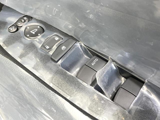 WR-V X ホンダセンシング レーダークルーズ 禁煙車 コーナーセンサー スマートキー LEDヘッドライト オートハイビーム 車線逸脱警報 オートライト オートエアコン パドルシフト 盗難防止装置 横滑り防止装置(44枚目)